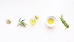 7 Unusual Ways To Use Facial Recovery Oil